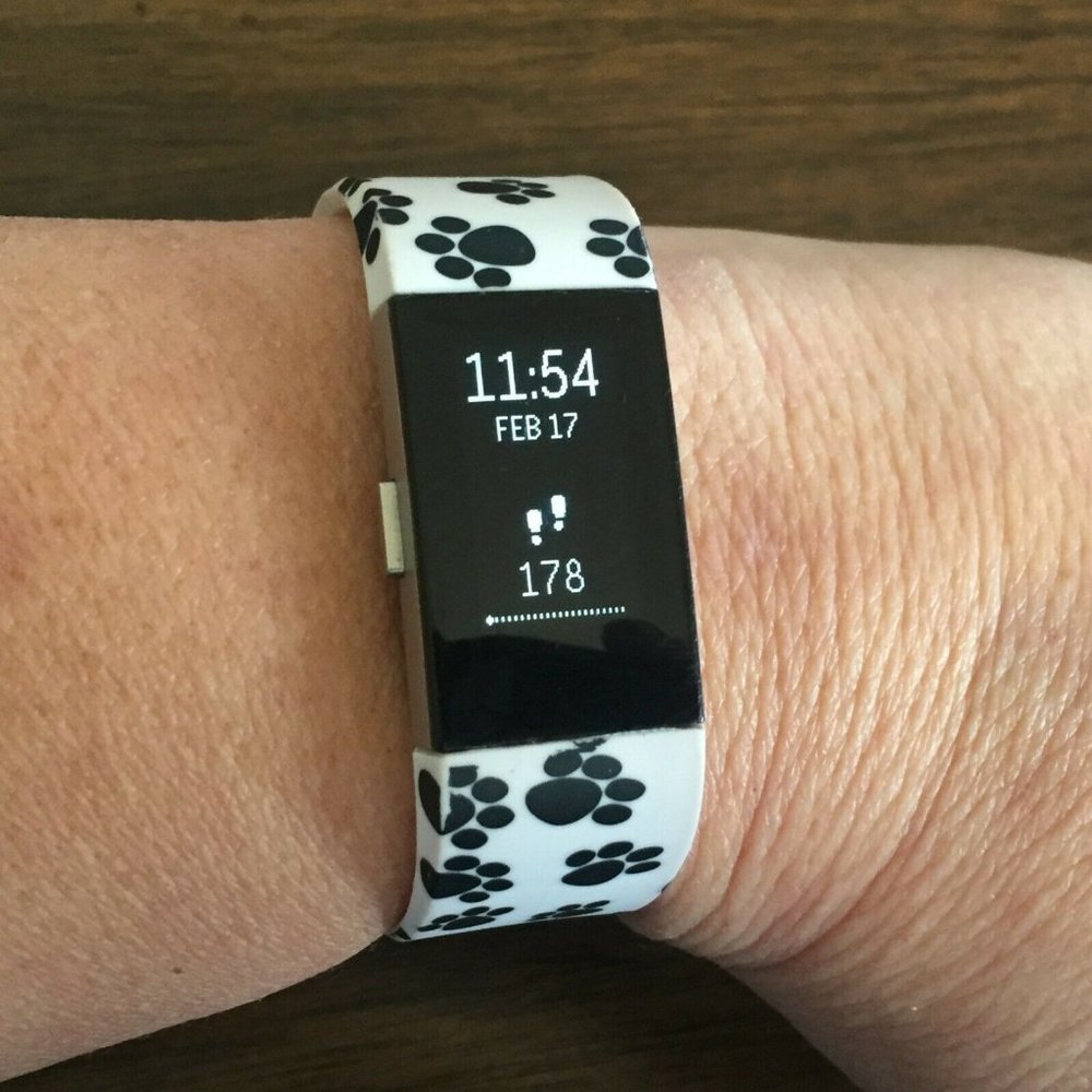 Fitbit Charge 2 Fitness Tracker- S Paw Print band - Picture 3 of 8